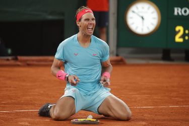 L'Espagnol Rafael Nadal a remporté son treizième titre de Roland-Garros, dimanche, en balayant Novak Djokovic en trois sets. 