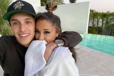 Ariana Grande et Dalton Gomez : la relation de la chanteuse et de l'agent immobilier a été révélée en février 2020 par TMZ