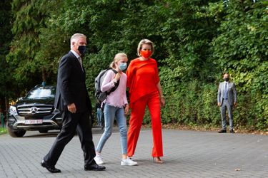 La princesse Eléonore de Belgique avec ses parents la reine Mathilde et le roi des Belges Philippe à Wezembeek-Oppem, le 1er septembre 2020