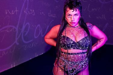 Un mannequin défile pour la marque de lingerie de Rihanna Savage x Fenty, octobre 2020