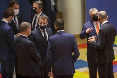 Emmanuel Macron à Bruxelles jeudi 10 décembre, une semaine avant l'annonce de son diagnostic de Covid-19.