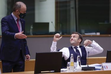 Emmanuel Macron à Bruxelles le 11 décembre, après une nuit de négociations au Conseil européen.