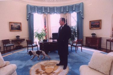 George H.W. Bush et Millie, en janvier 1993.