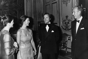 Valéry et Anne-Aymone Giscard d'Estaing avec le roi Carl XVI Gustaf de Suède et la reine Silvia, le 10 novembre 1976