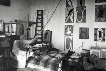 « On voit naître en six images, au bout du fusain de Matisse, le visage de sainte Madeleine crayonné à distance sans une retouche.» - Paris Match n°59, 6 mai 1950