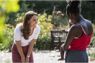 Kate Middleton rencontre des mères de famille à Battersea Park à Londres le 22 septembre 2020