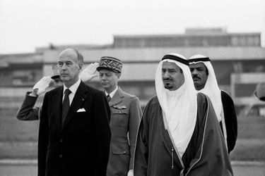 Valéry Giscard d&#039;Estaing avec le roi Khaled d&#039;Arabie saoudite, en 1976