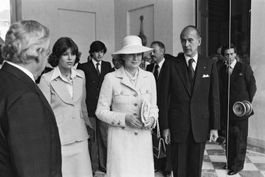 Valéry Giscard d&#039;Estaing avec les princesses Caroline et Grace de Monaco, le 3 juin 1976