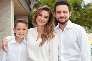 La reine Rania de Jordanie avec ses deux fils, les princes Hashem et Hussein