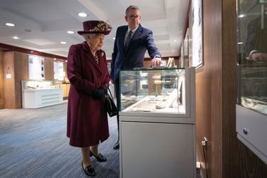 La reine Elizabeth II en visite au siège du MI5, le 25 février 2020 à Londres