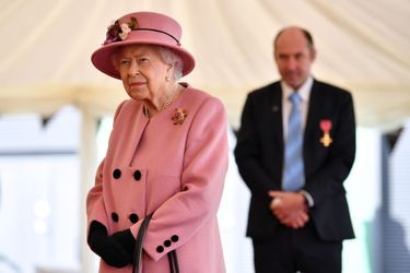 La reine Elizabeth II à Porton Down, le 15 octobre 2020