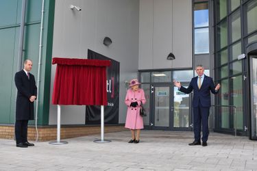 La reine Elizabeth II et le prince William à Porton Down, le 15 octobre 2020
