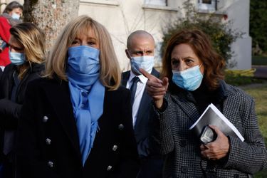 Brigitte Macron et Didier Deschamps ont visité l’hôpital pédiatrique de Bullion, dans les Yvelines, dans le cadre de l'Opération Pièces Jaunes. 