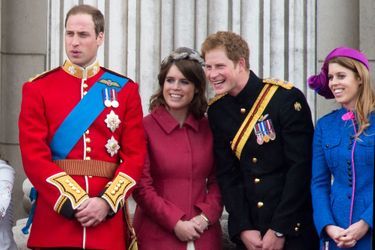 La princesse Eugenie d'York avec sa soeur la princesse Beatrice et leurs cousins les princes William et Harry, le 16 juin 2012