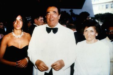 Ghislaine Maxwell avec ses parents Robert et Elisabeth, en 1990.