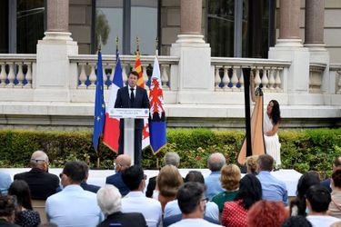Discours de Christian Estrosi lors de la cérémonie d'hommage dans les jardins du musée Masséna.