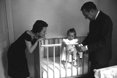 Olivia de Havilland, Pierre Galante et Gisèle Galante alors bébé.