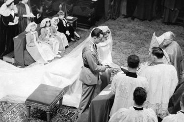 Le roi des Belges Baudouin et Fabiola de Mora y Aragon, le jour de leur mariage à Bruxelles, 15 décembre 1960