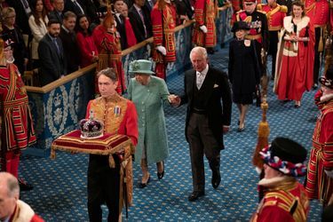 La reine Elizabeth II et le prince Charles au Parlement à Londres, le 19 décembre 2019