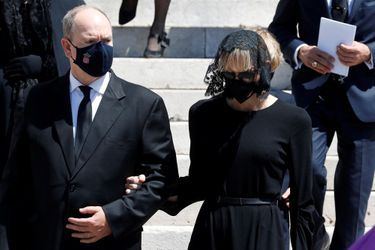La princesse Charlène et le prince Albert II de Monaco à Monaco, le 17 juin 2020