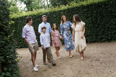 Le prince héritier Frederik et la princesse Mary de Danemark avec leurs enfants. Photo diffusée le 31 août 2020