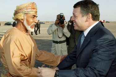 Le sultan Qaboos d&#039;Oman avec le roi Abdallah II de Jordanie à Mascate, le 8 mars 2005