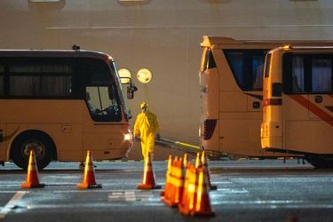 Les Etats-Unis ont commencé à évacuer dans la nuit de dimanche à lundi des ressortissants américains en quarantaine au large des côtes du Japon à bord du Diamond Princess. 