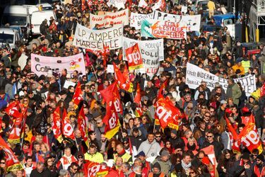 Dans la manifestation à Marseille, mardi.