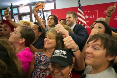 Des partisans de Donald Trump lors d'un événement de campagne avec Eric Trump à Phoenix, dans l'Arizona, le 23 septembre 2020.