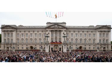 La reine Elizabeth II avec la famille royale au balcon de Buckingham Palace pour Trooping the Colour, le 13 juin 2015