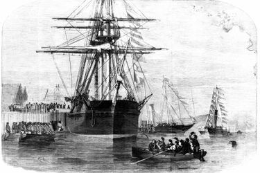 Gravure figurant la reine Victoria allant visiter le H.S.M. Resolute à l&#039;île de Wight, le 15 décembre 1856 