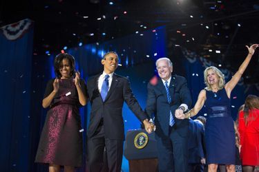 Michelle et Barack Obama, Joe et Jill Biden le soir de l'élection du 44ème président américain, en novembre 2012.