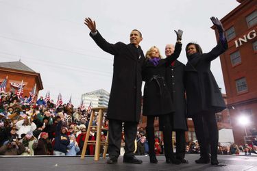 Barack Obama, Jill et Joe Biden et Michelle Obama, en janvier 2009.