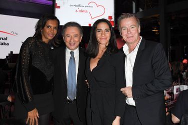 Karine Le Marchand, Michel Drucker, Franck Dubosc et sa femme Danièle lors de la soirée caritative des parrains de l'Appel national pour la Tsedaka à Paris le 1er décembre 2019. 