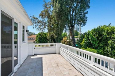 Elle et Dakota Fanning vendent cette maison située dans le quartier de Valley Village, à Los Angeles, pour 2,7 millions de dollars