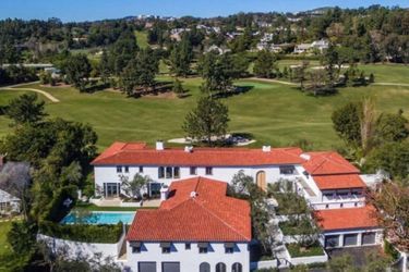 La nouvelle maison de Lori Loughlin et son mari Mossimo Giannulli acquise pour 9.5 millions de dollars, située à Los Angeles, en août 2020.