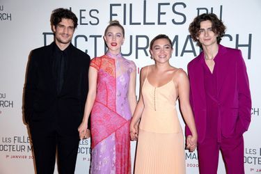 Louis Garrel, Saoirse Ronan, Florence Pugh et Timothée Chalamet lors de la première du film &quot;Les filles du Docteur March&quot; à Paris, le 12 décembre 2019. 