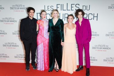 Louis Garrel, Saoirse Ronan, Greta Gerwig, Florence Pugh et Timothee Chalamet lors de la première du film &quot;Les filles du Docteur March&quot; à Paris, le 12 décembre 2019. 