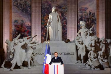 Emmanuel Macron lors de son discours au Panthéon pour Maurice Genevoix