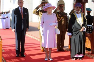 Le sultan Qaboos d&#039;Oman avec la reine Elizabeth II et le prince Philip à Mascate, le 26 novembre 2010