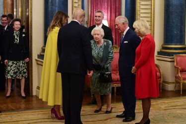 La reine Elizabeth II avec le prince Charles et son épouse Camilla, Donald et Melania Trump et la prince Anne à Londres, le 3 décembre 2019