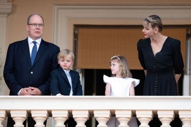 La princesse Charlène et le prince Albert II de Monaco avec leurs jumeaux le prince Jacques et la princesse Gabriella à Monaco, le 23 juin 2020