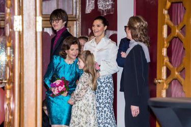 Les princesses Victoria et Estelle avec la reine Silvia de Suède à Stockholm, le 13 février 2020