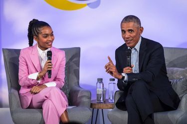 Yara Shahidi et Barack Obama à Chicago, le 29 octobre 2019.