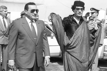 Hosni Moubarak et Mouammar Kadhafi en octobre 1989.