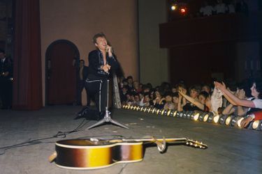 Johnny et ses premiers concerts, 1963