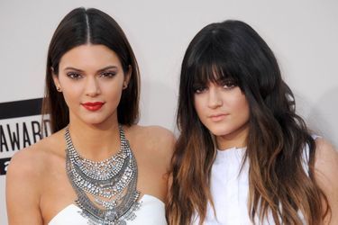 Les transformations de Kendall et Kylie Jenner (ici en 2013) : deux jeunes filles bien différentes, n'est-ce pas ?