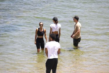 Mychal, Nickayla Rivera et Ryan Dorsey avec une membre de la famille au lac Piru le 11 juillet 2020