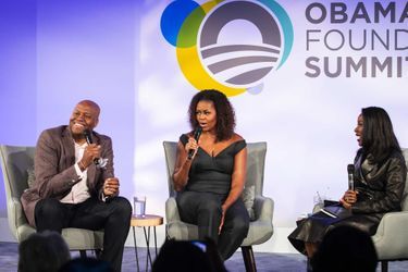 Craig Robinson, Michelle Obama et Isabel Wilkerson à Chicago, le 29 octobre 2019.