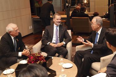 Le roi Felipe VI d&#039;Espagne avec Ban Ki-moon à Séoul, le 23 octobre 2019